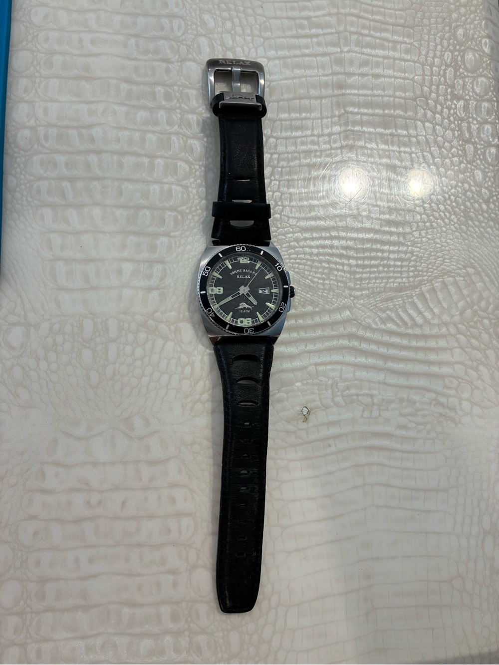 Tommy Bahama Black and Silver Dive-Style Watch - Picture 5 of 11